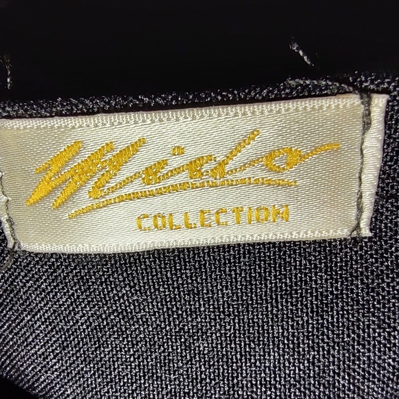 Mido Collection Button, Beaded, & Shell Handbag - Picture 3 of 12